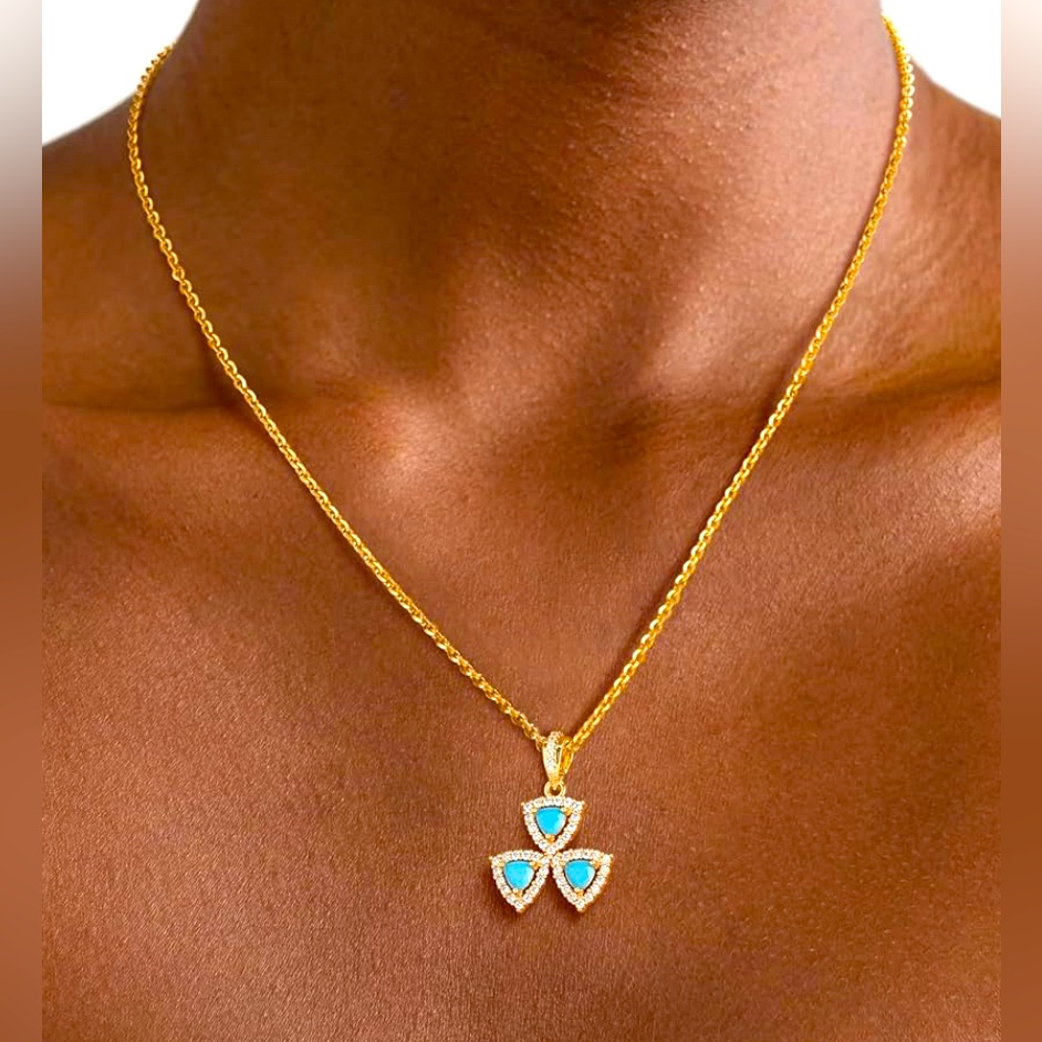 Stunning Lord Taylor Turquoise Topaz Gemstone Necklace 79$